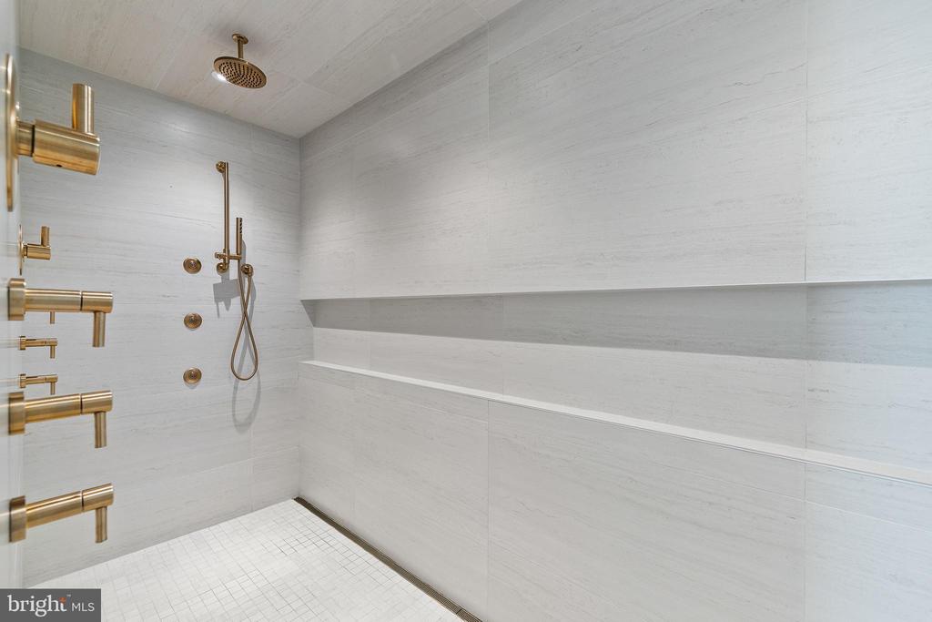 1401 Spruce St Unit: PHI