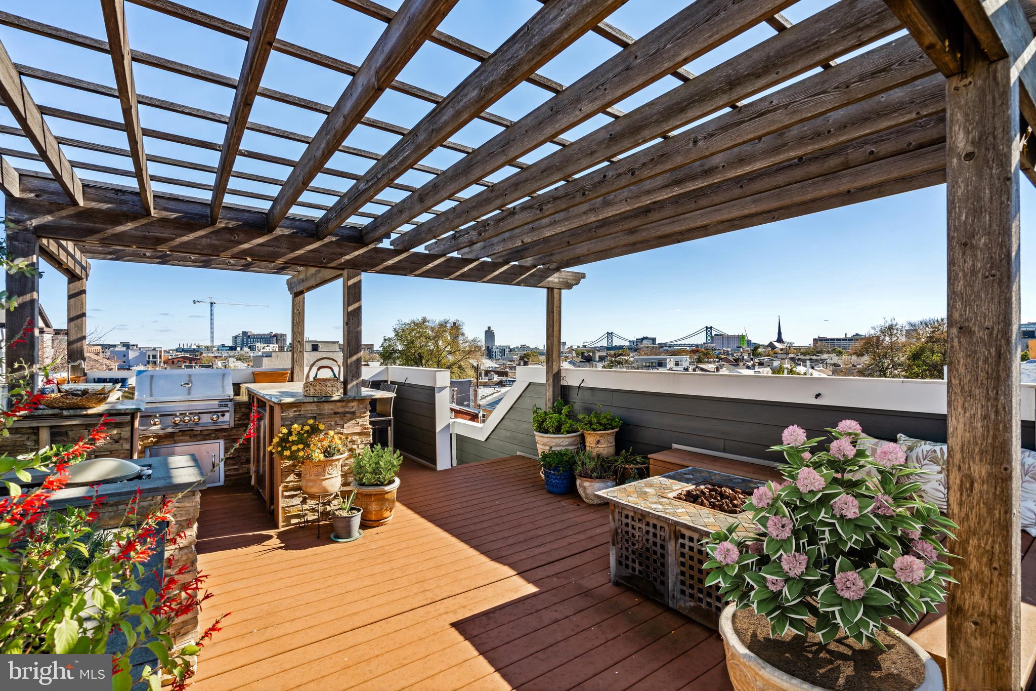 985 N 6th St | Northern Liberties