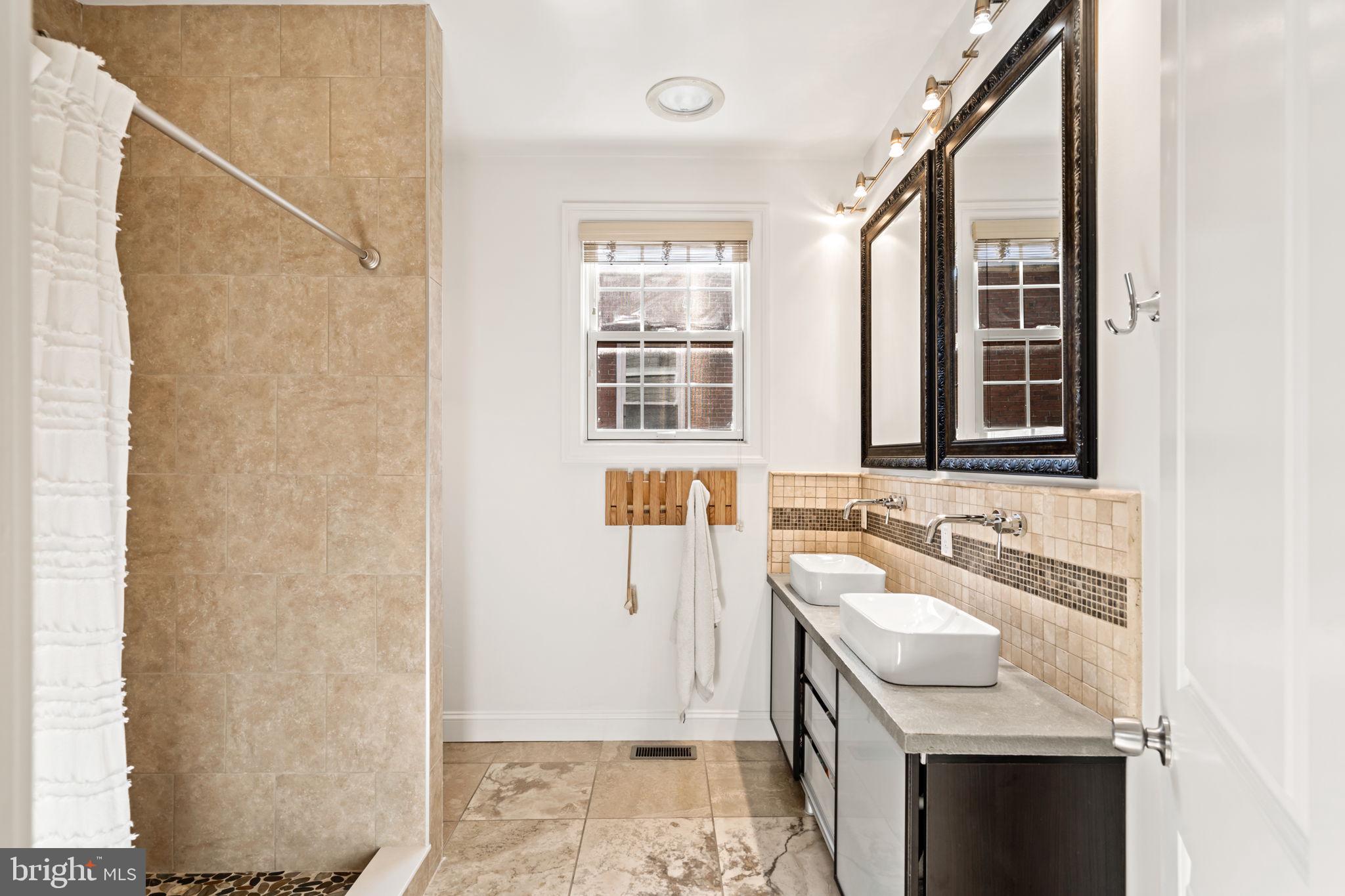 985 N 6th St | Northern Liberties