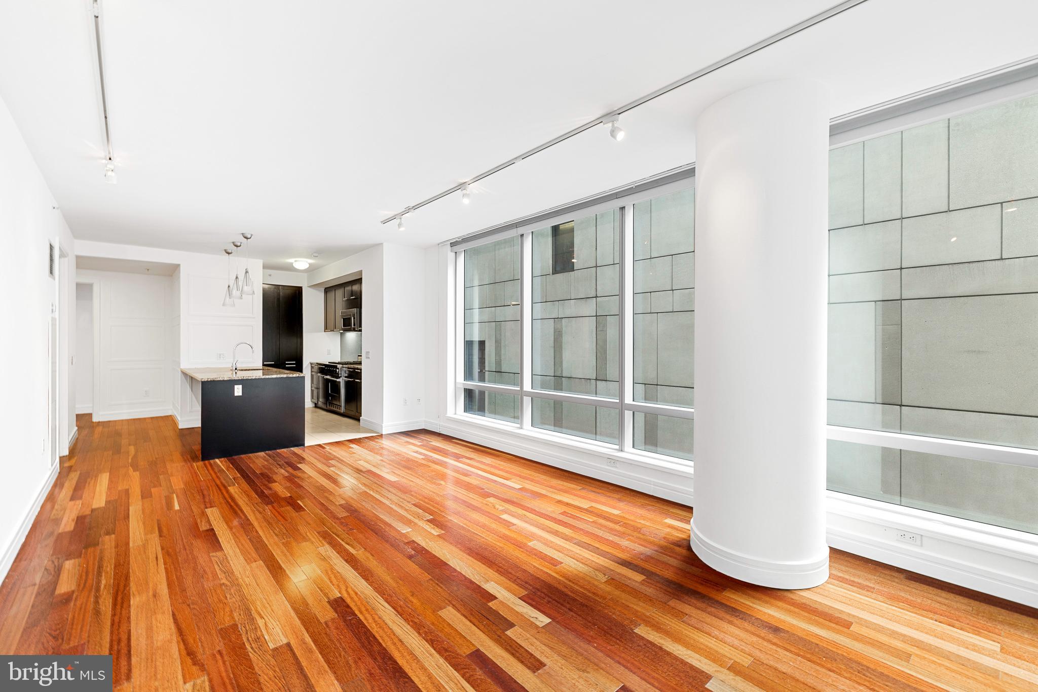 1414 S Penn Sq #8h