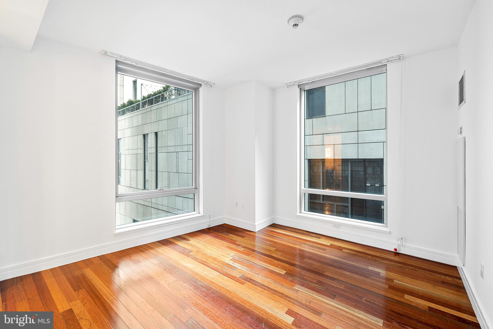 1414 S Penn Sq #8h