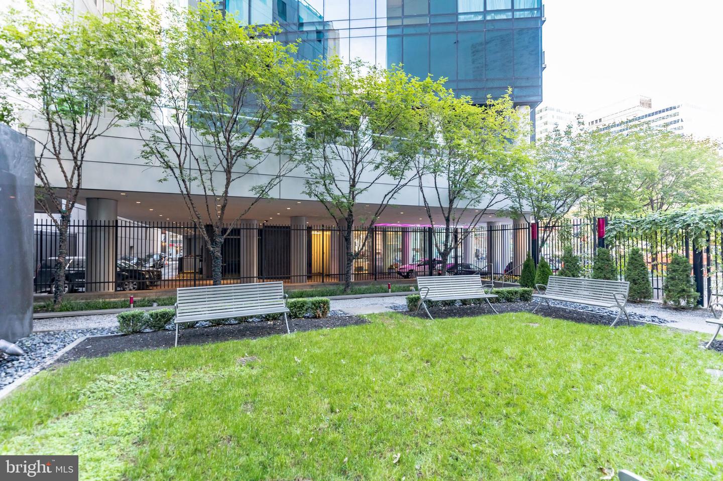 1414 S PENN SQ #16G