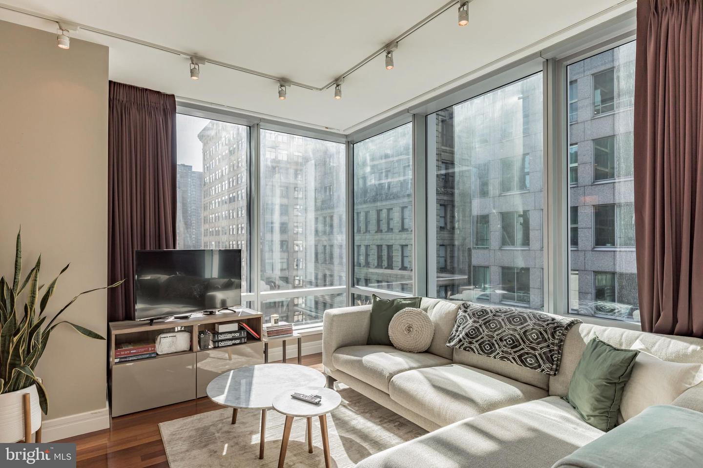 1414 S PENN SQ #16G