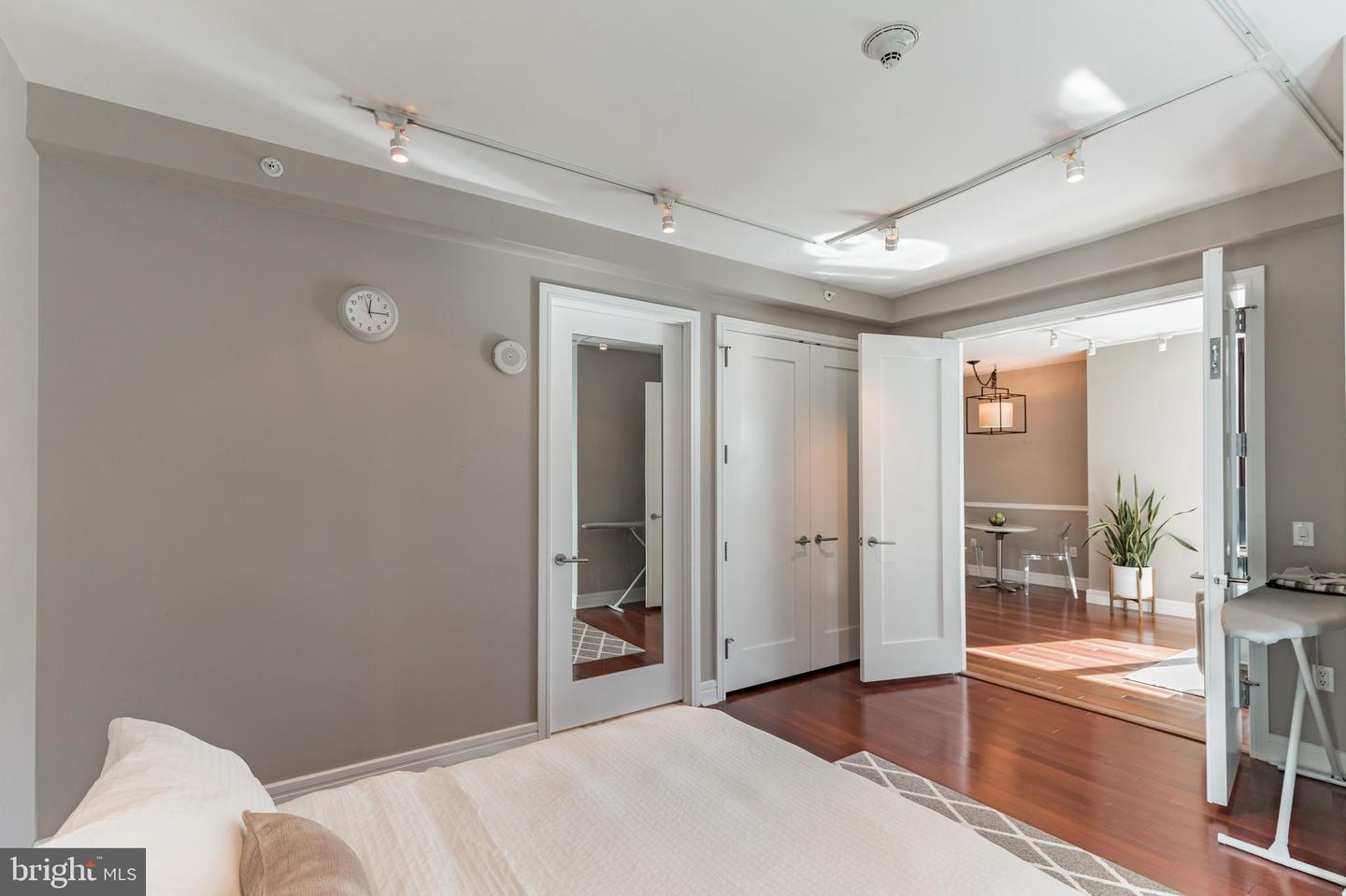 1414 S PENN SQ #16G