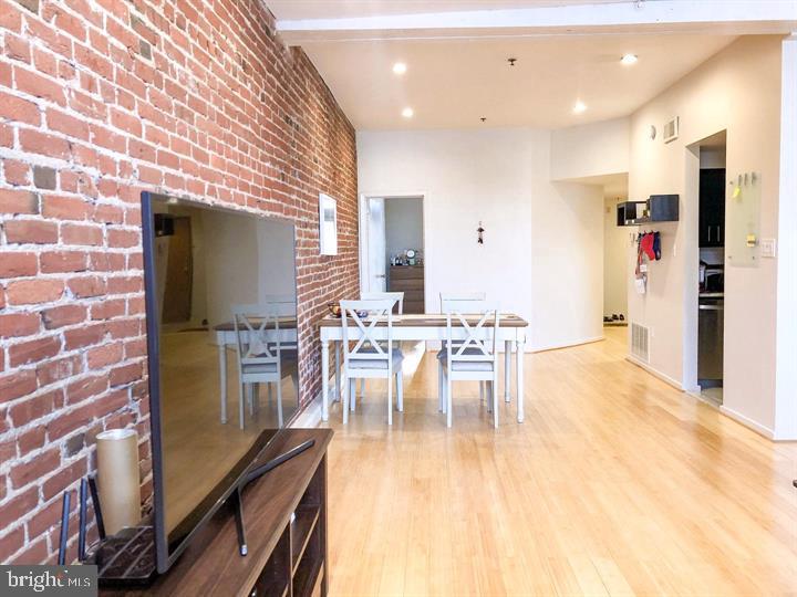 136 N 2nd St #5c