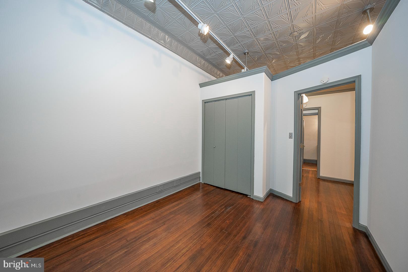 2713 E Clearfield St