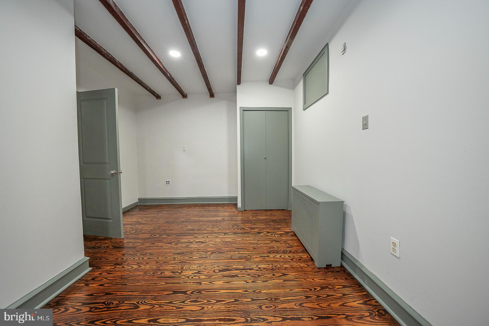 2713 E Clearfield St