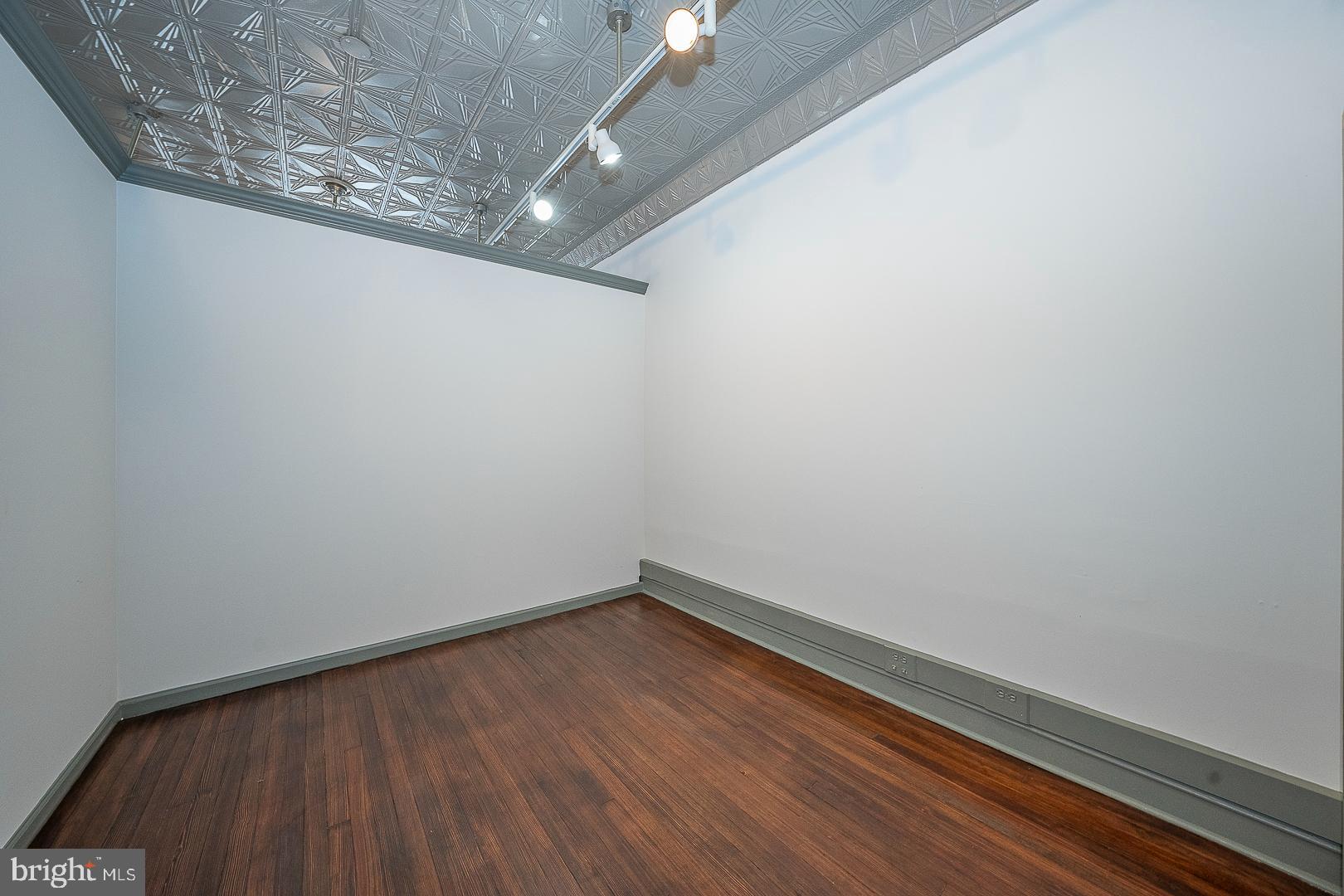 2713 E Clearfield St