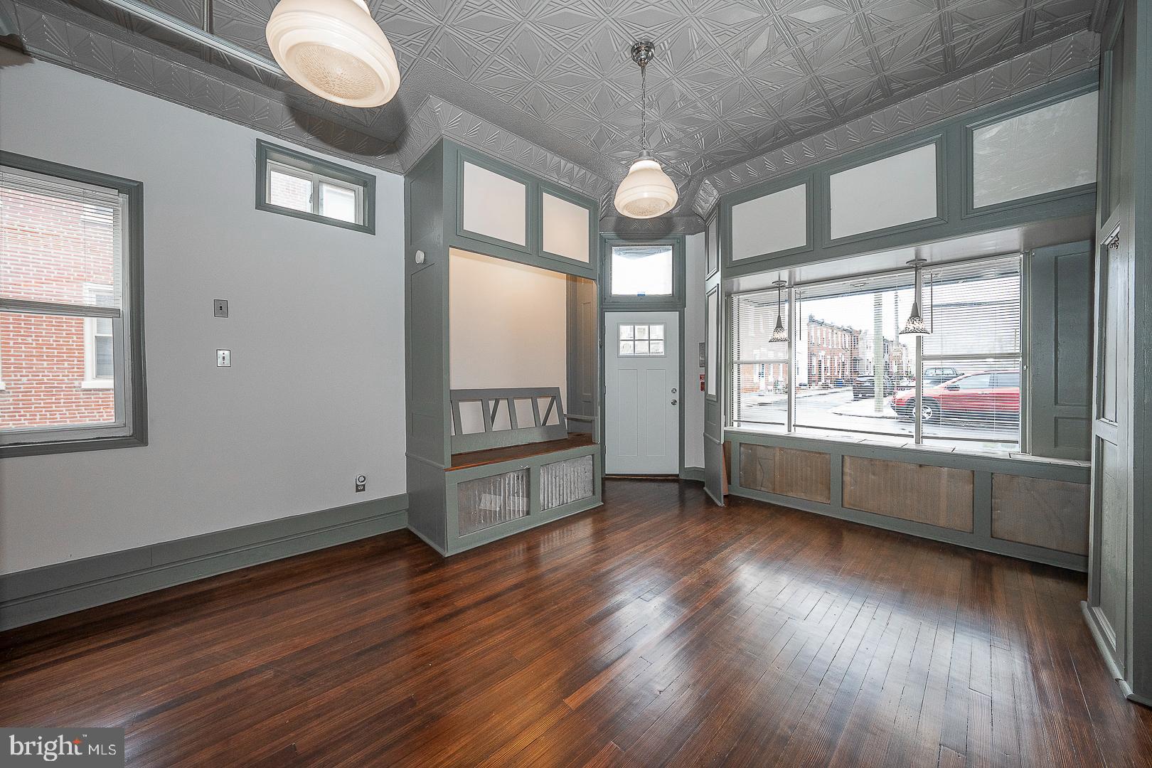 2713 E Clearfield St