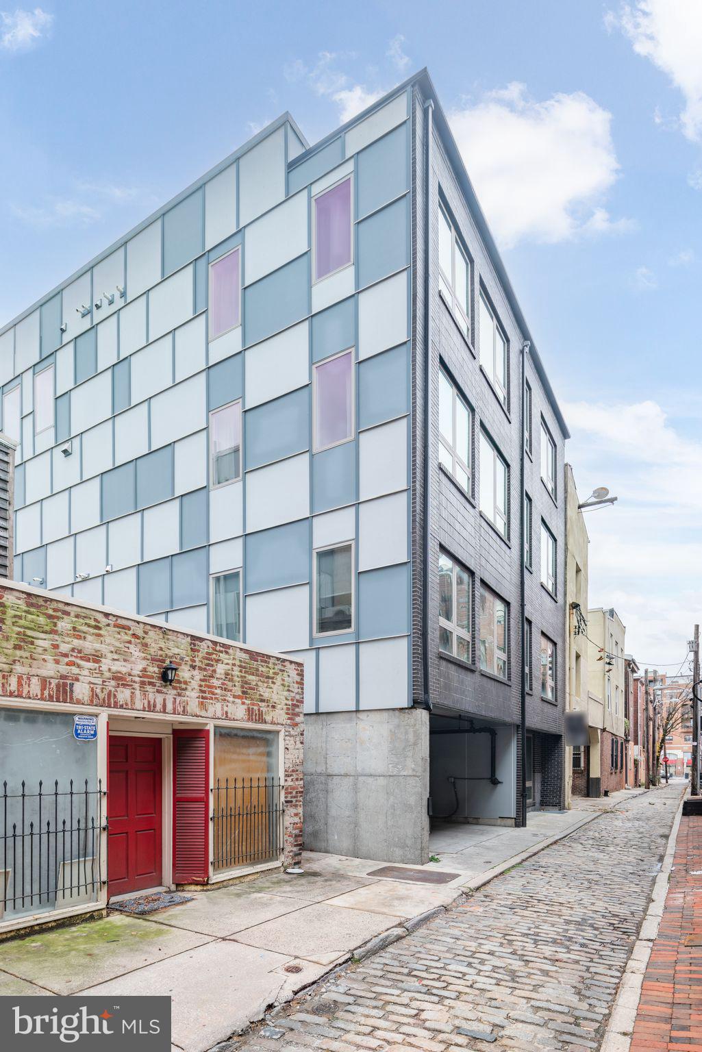 110-112 NAUDAIN ST #4