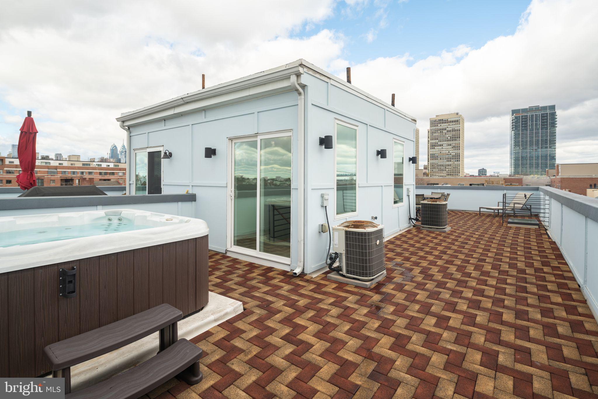 110-112 NAUDAIN ST #4