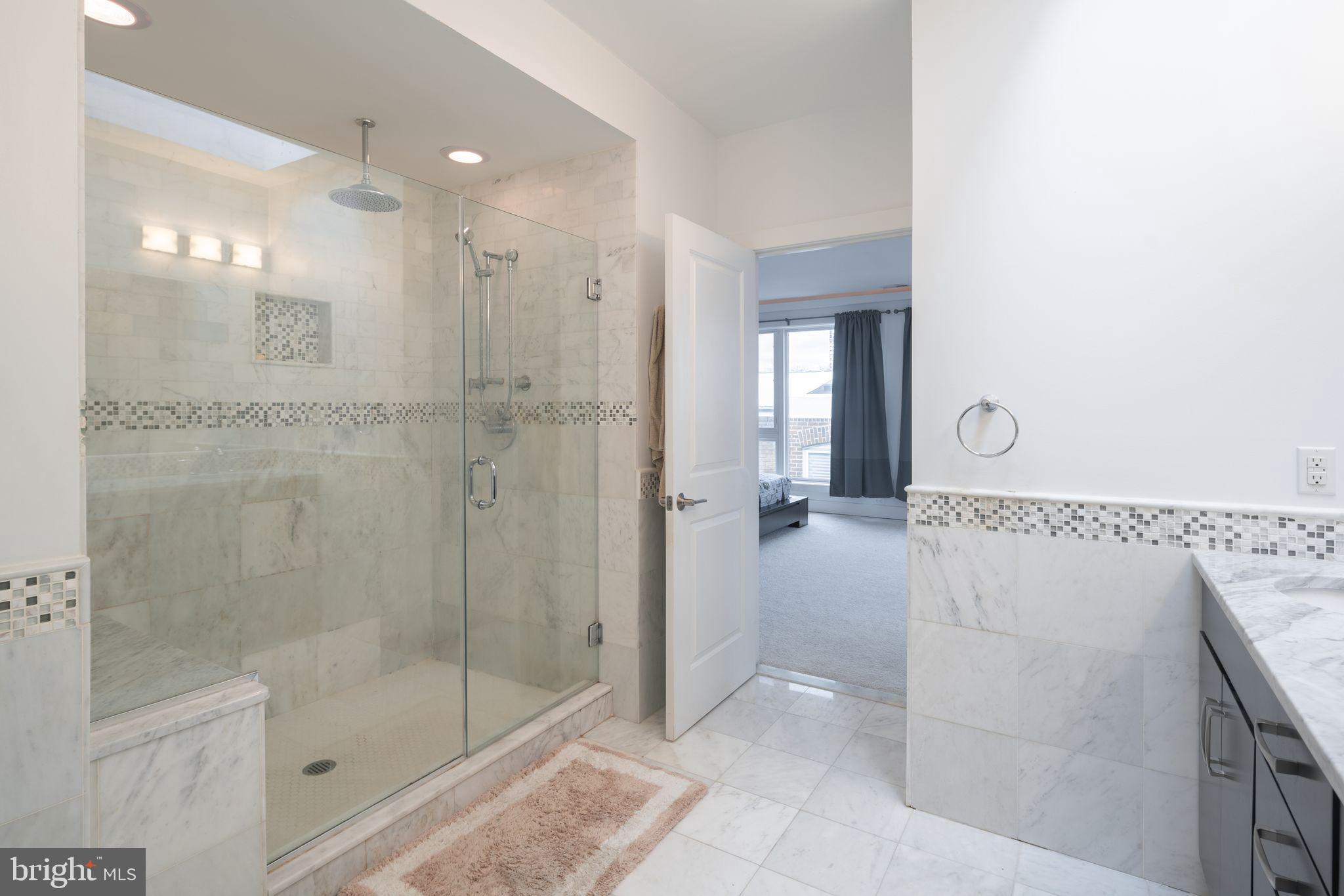 110-112 NAUDAIN ST #4