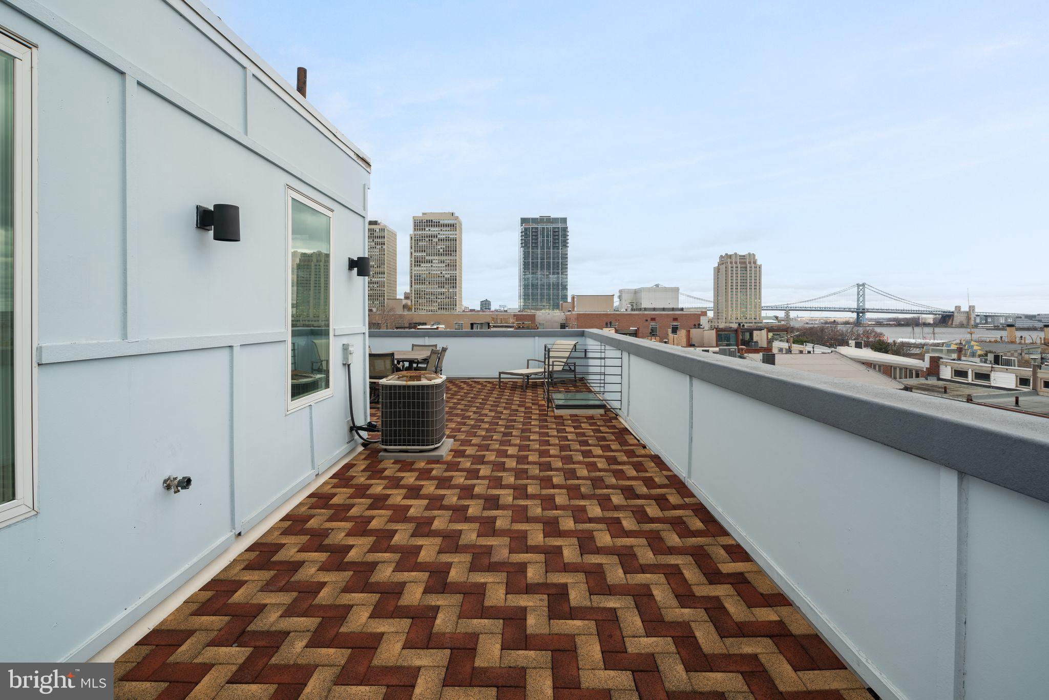 110-112 NAUDAIN ST #4