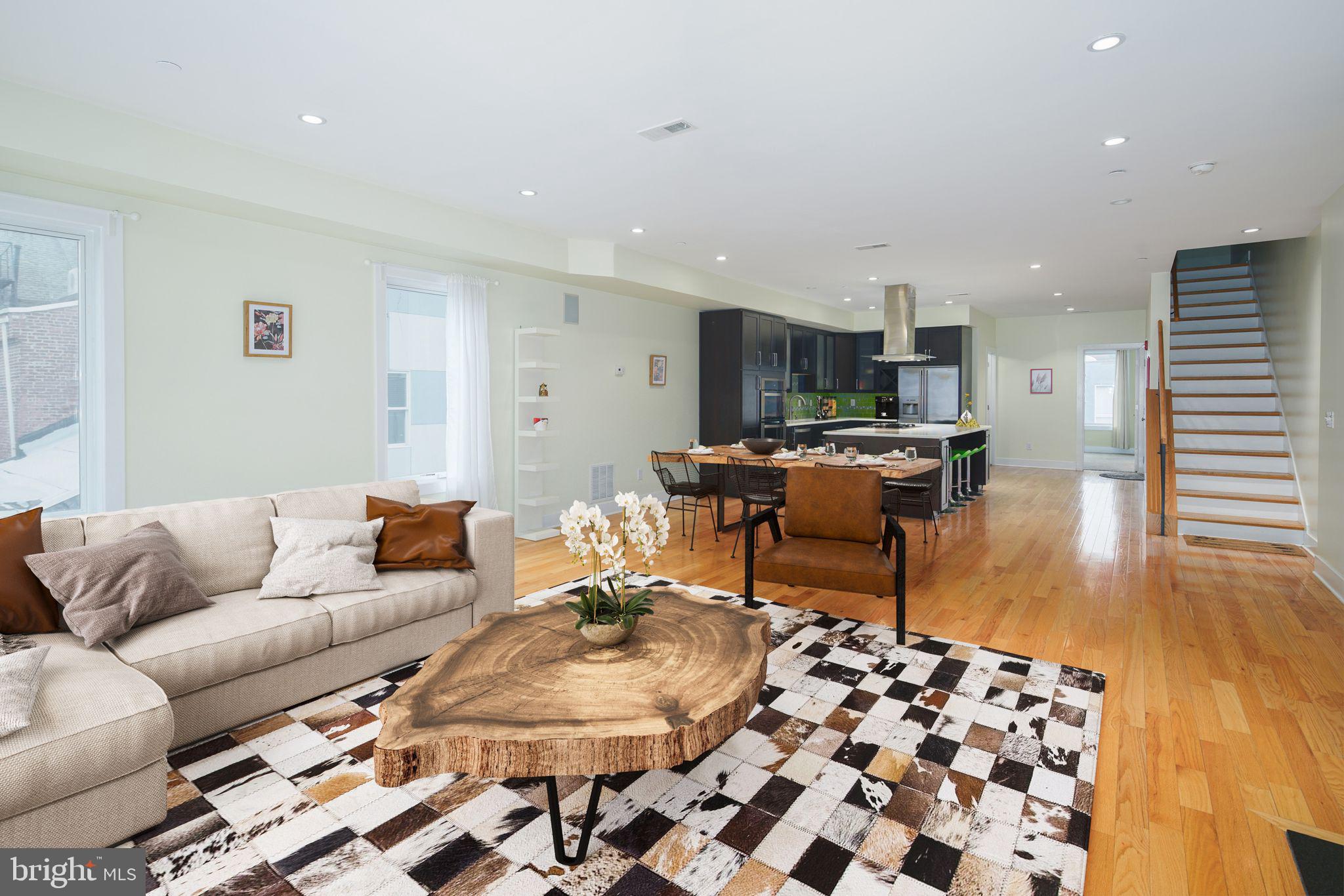 110-112 NAUDAIN ST #4