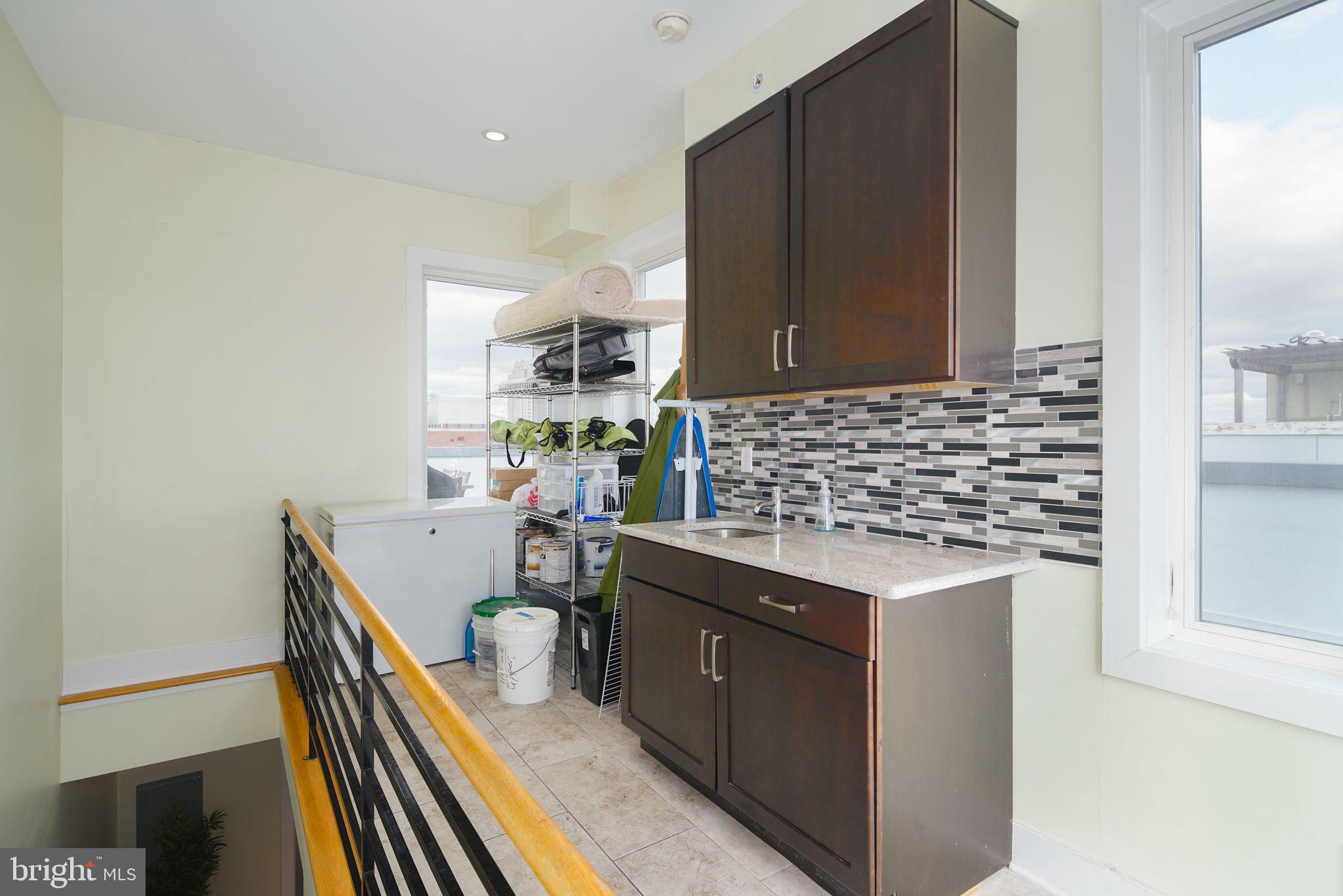 110-112 NAUDAIN ST #4