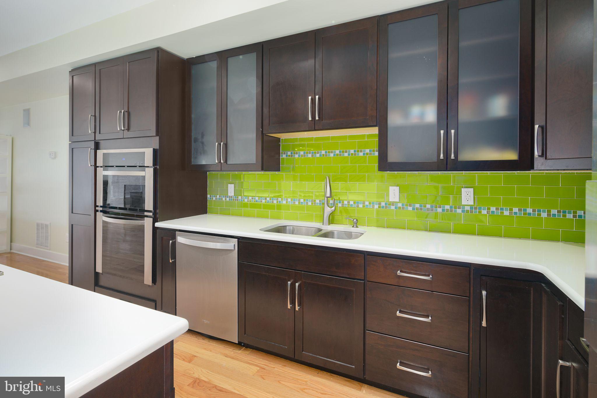110-112 NAUDAIN ST #4