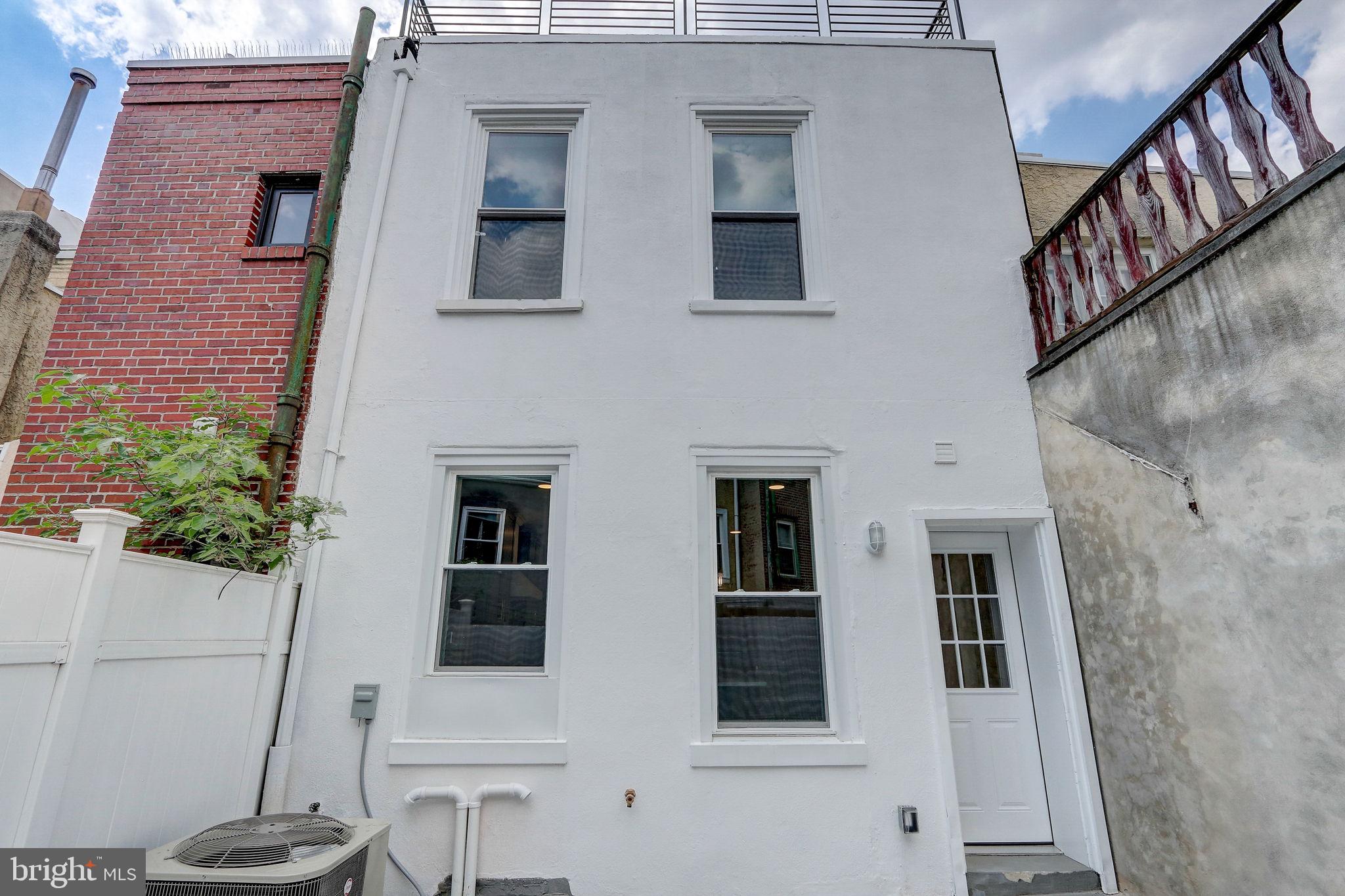 1327 S 10th St