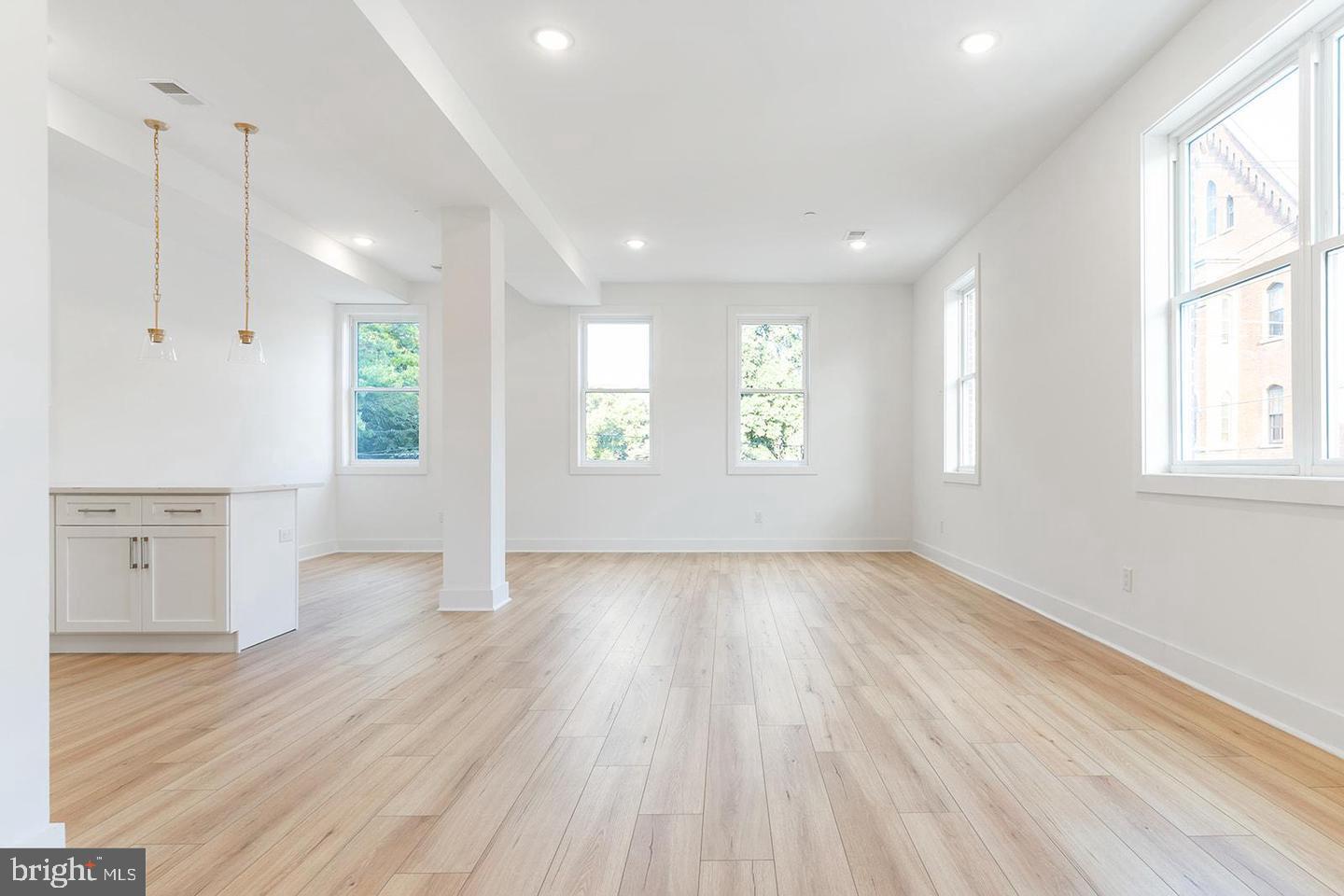2100 N Hancock St #3
