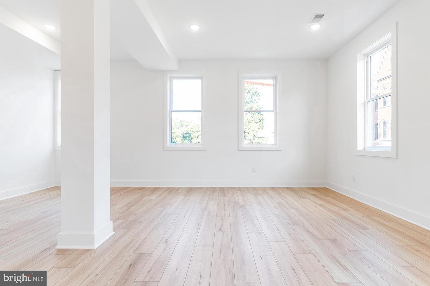 2100 N Hancock St #3
