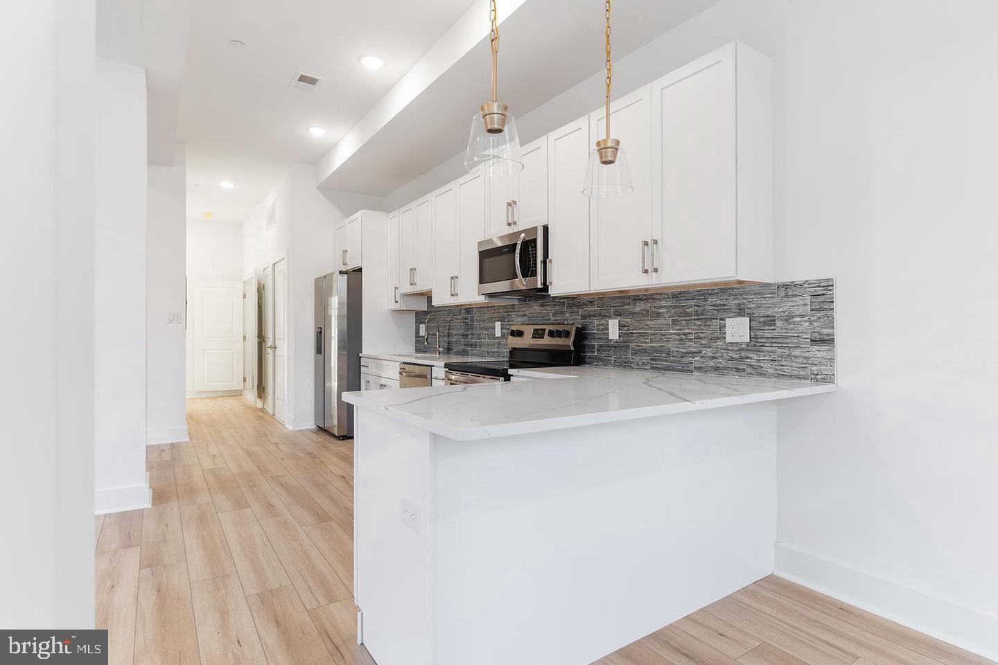 2100 N Hancock St #3