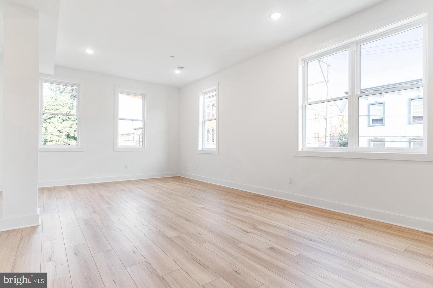 2100 N Hancock St #3