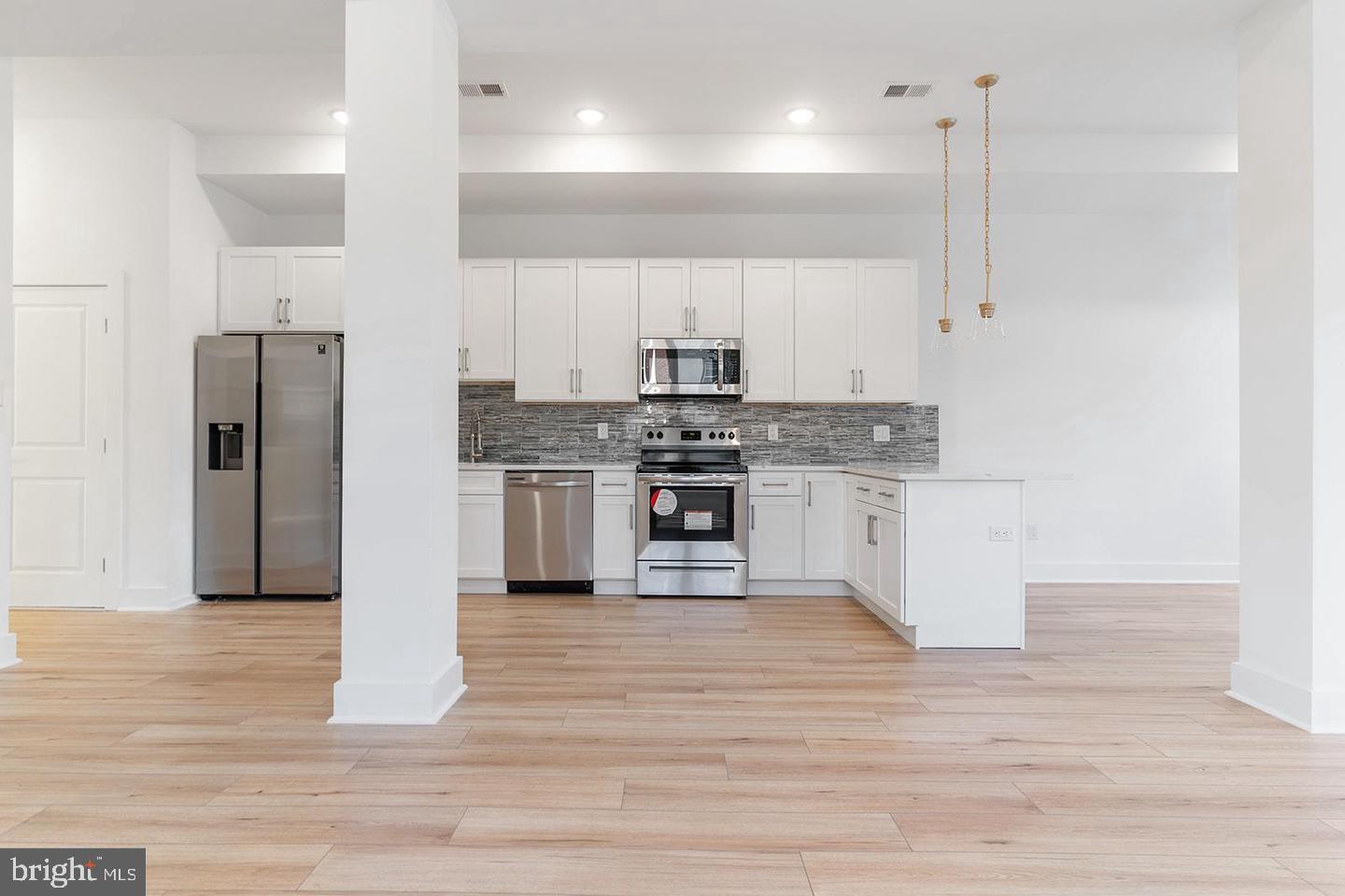 2100 N Hancock St #3