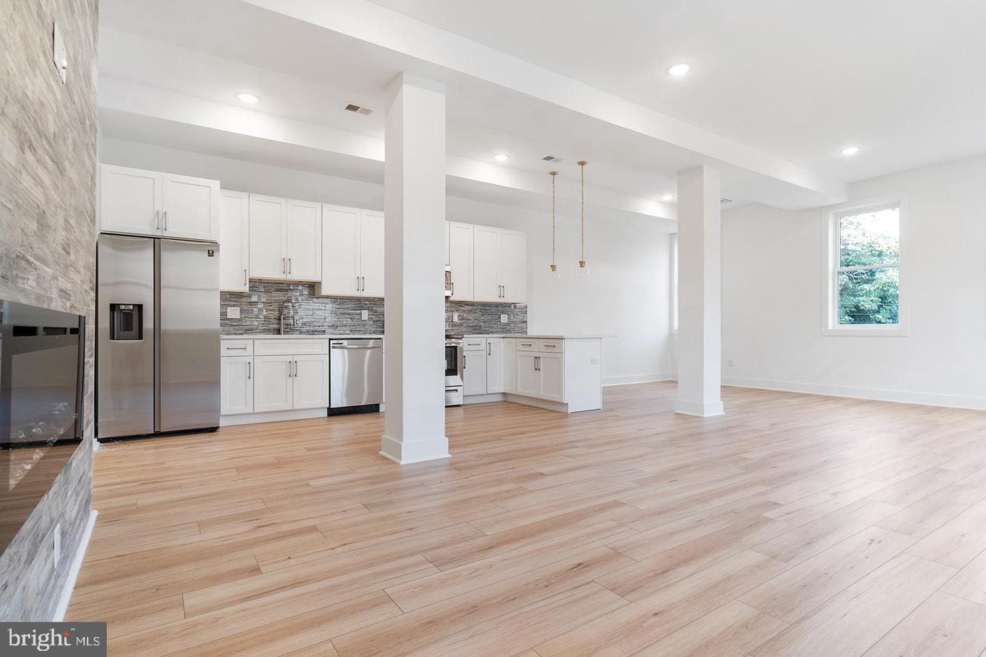 2100 N Hancock St #3