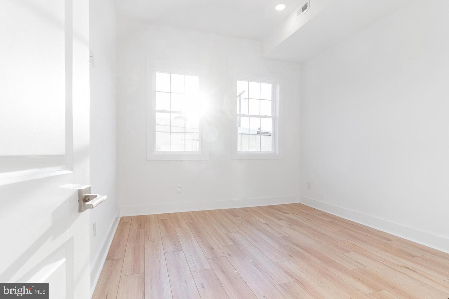 2100 N Hancock St #3