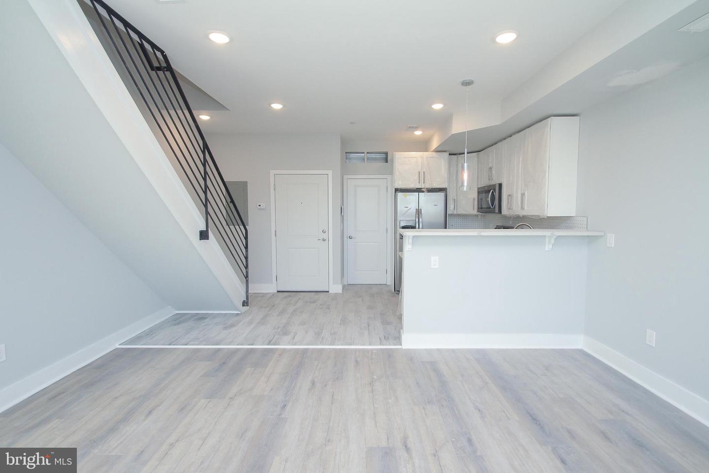 2423 FRANKFORD AVE #3F