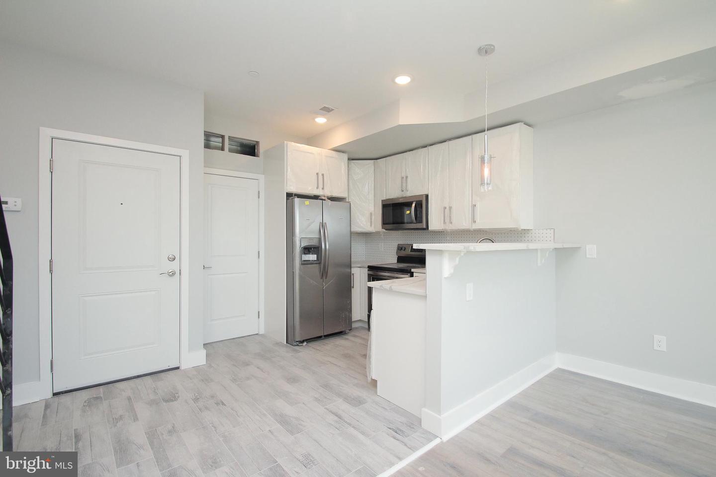 2423 FRANKFORD AVE #3F