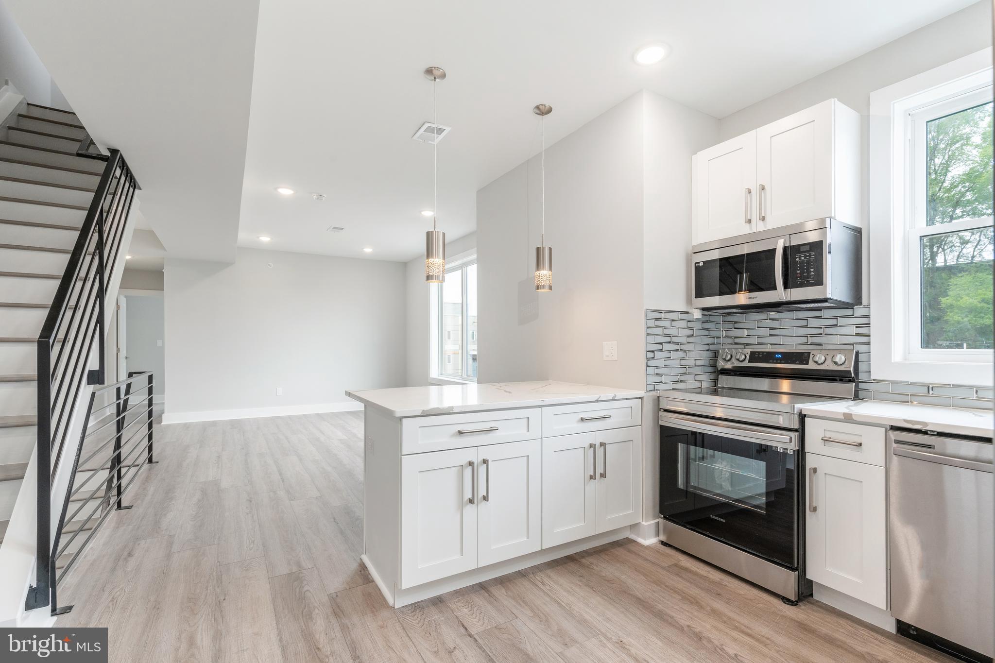 2000 E HUNTINGDON ST #3