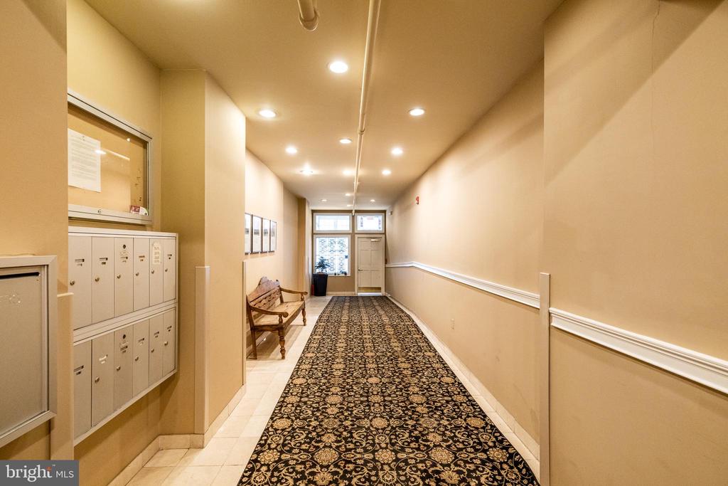 104 N 2ND ST #402