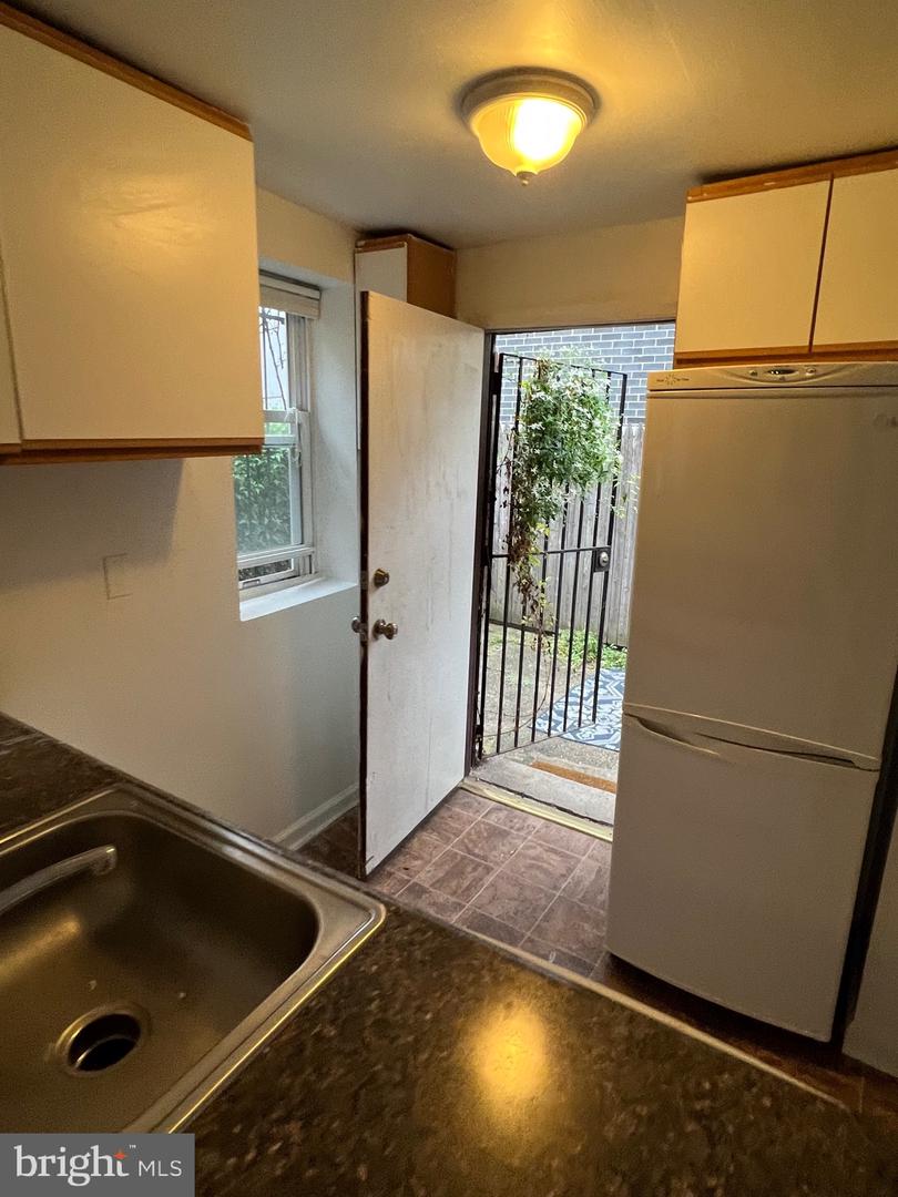 621 S 18TH #1FL