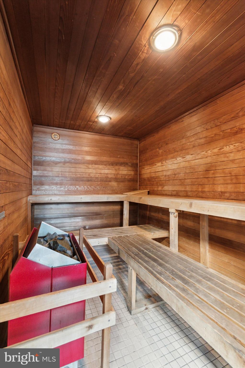 2018-32 WALNUT ST #23F