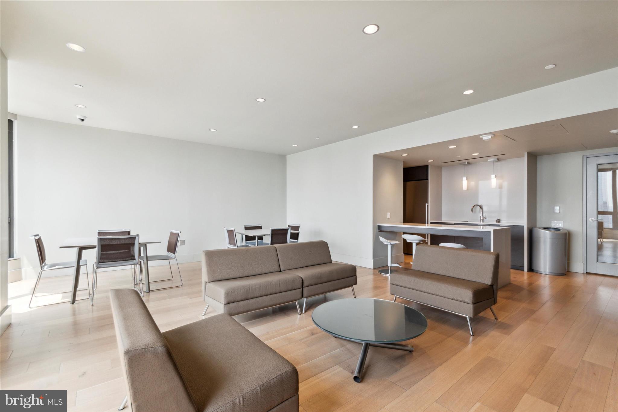 2018-32 WALNUT ST #23F