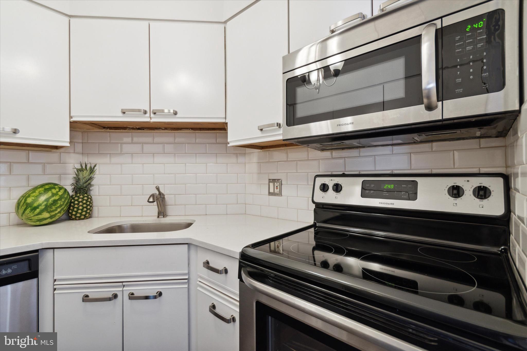 2018-32 WALNUT ST #23F