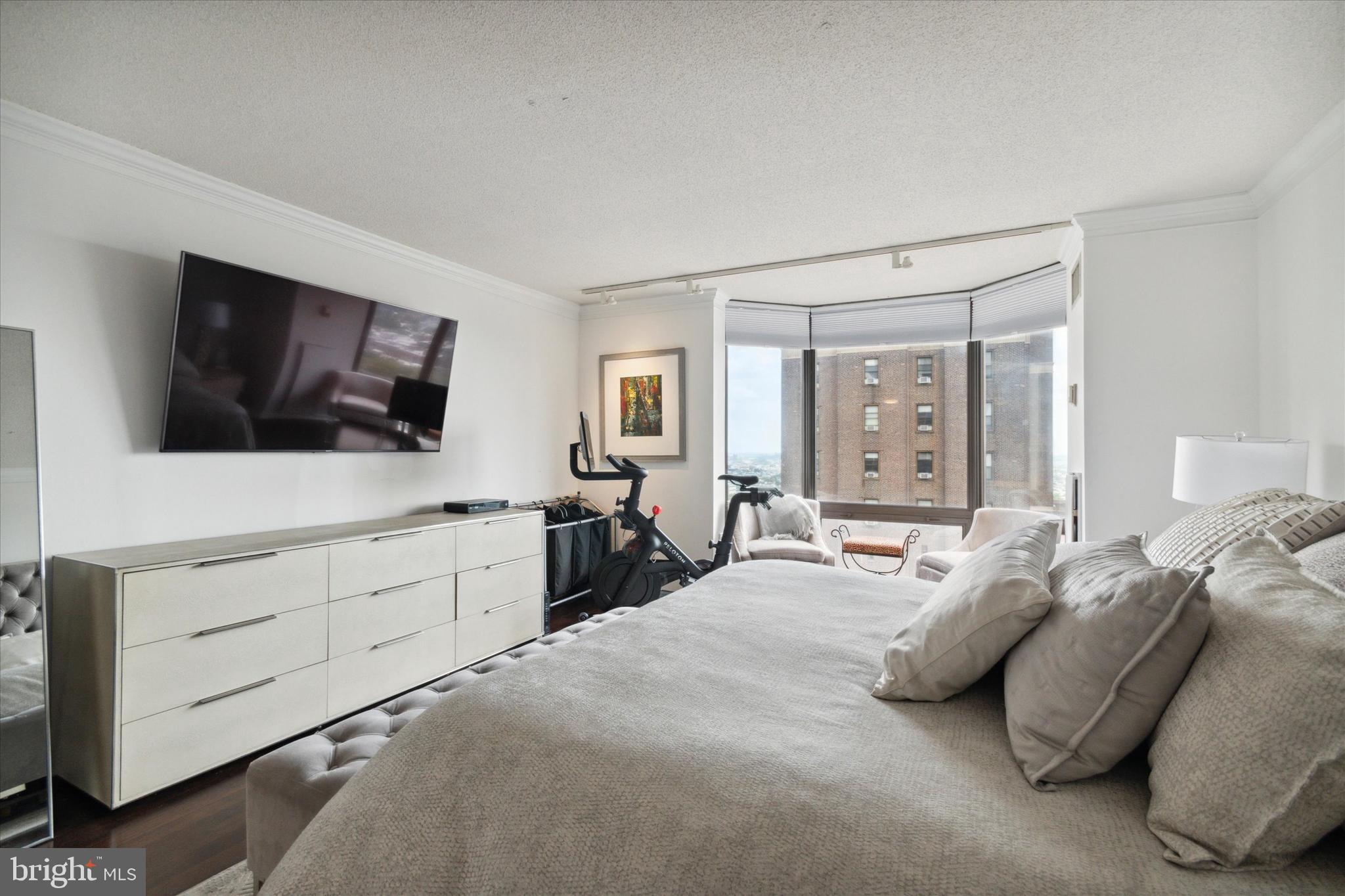 2018-32 WALNUT ST #23F