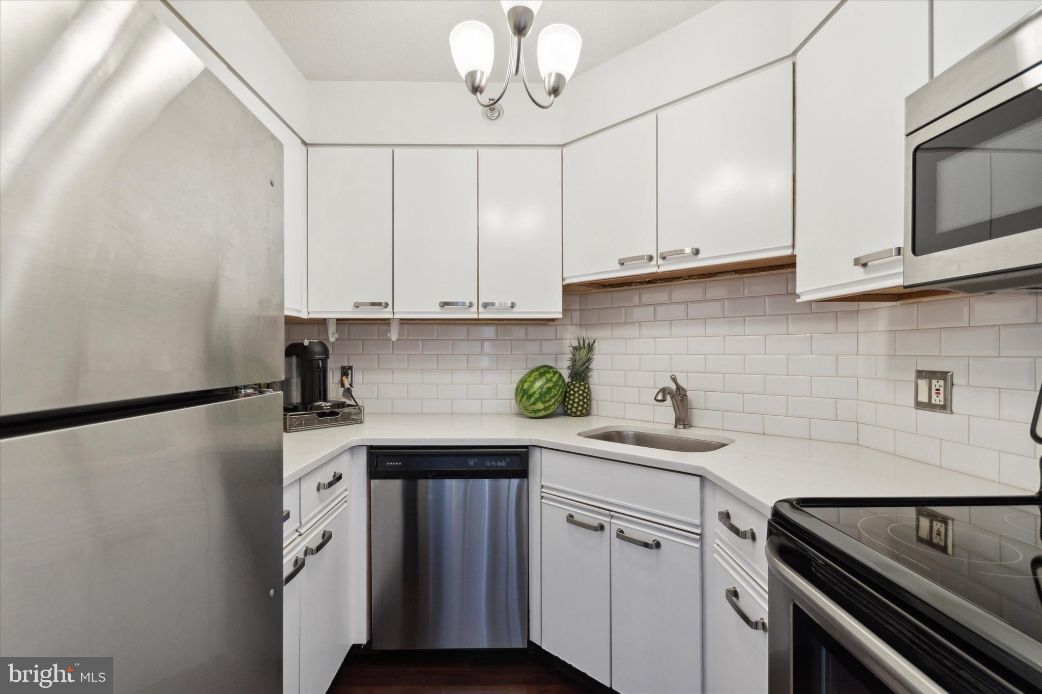 2018-32 WALNUT ST #23F