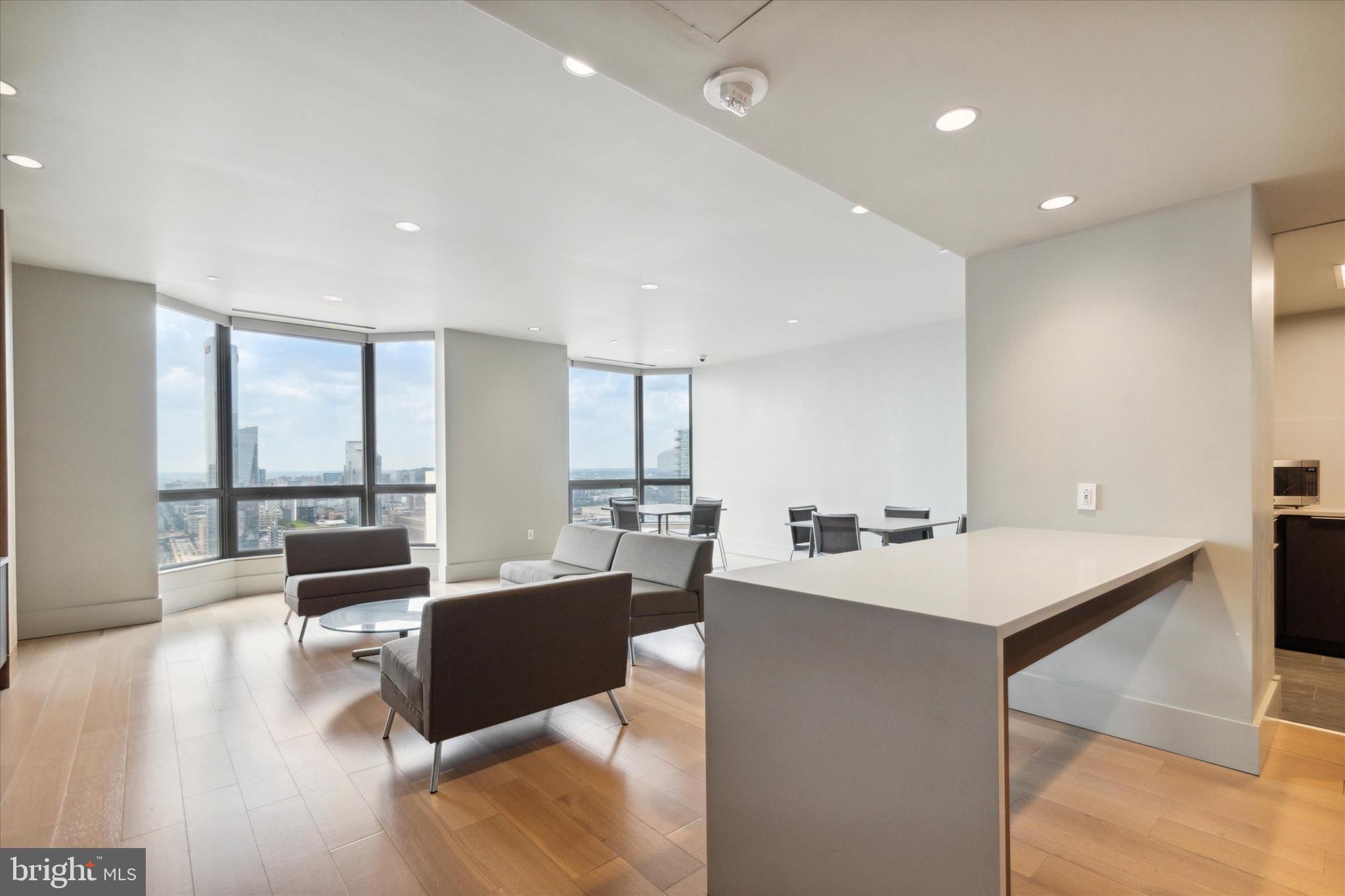 2018-32 WALNUT ST #23F