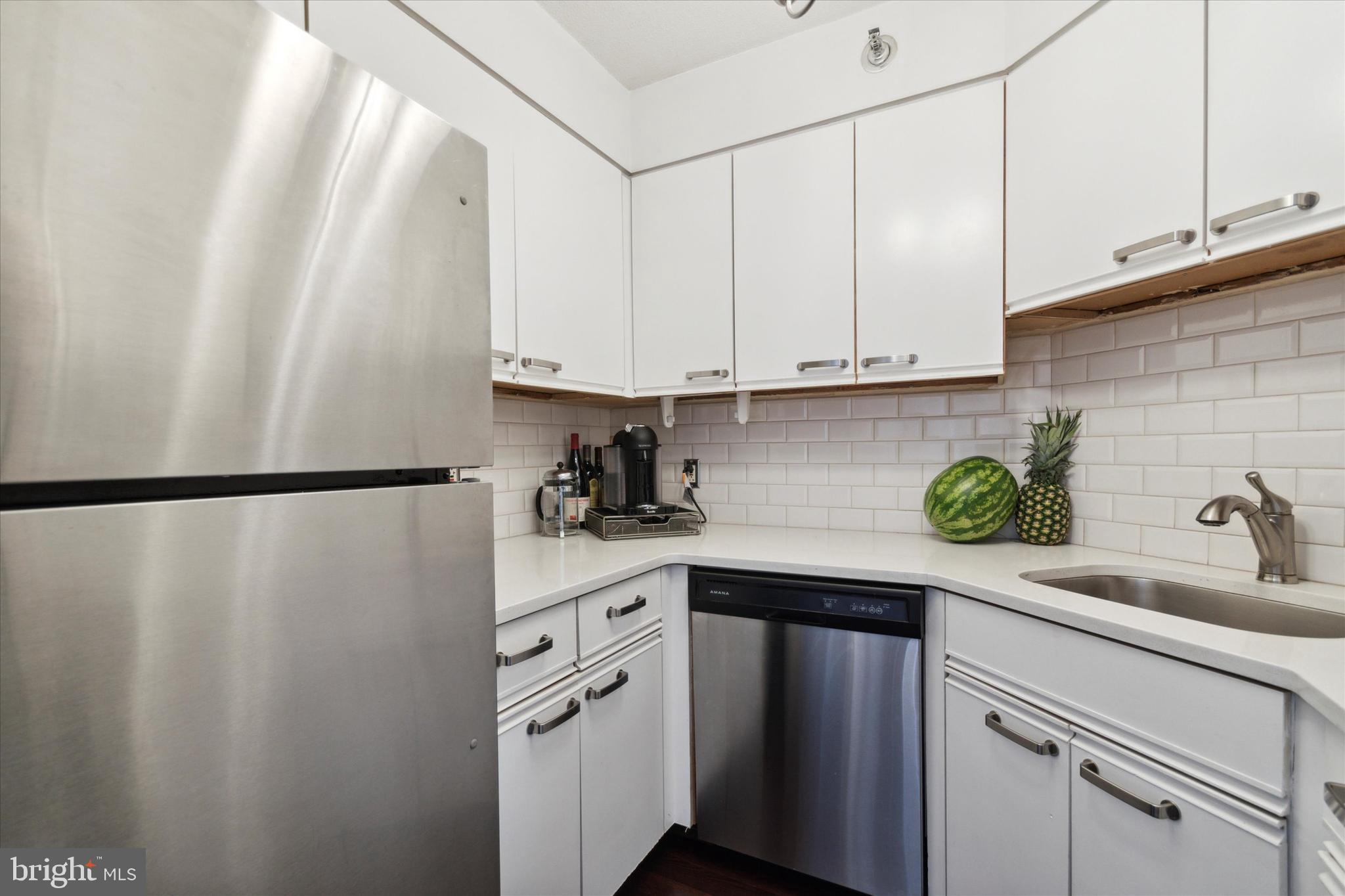 2018-32 WALNUT ST #23F