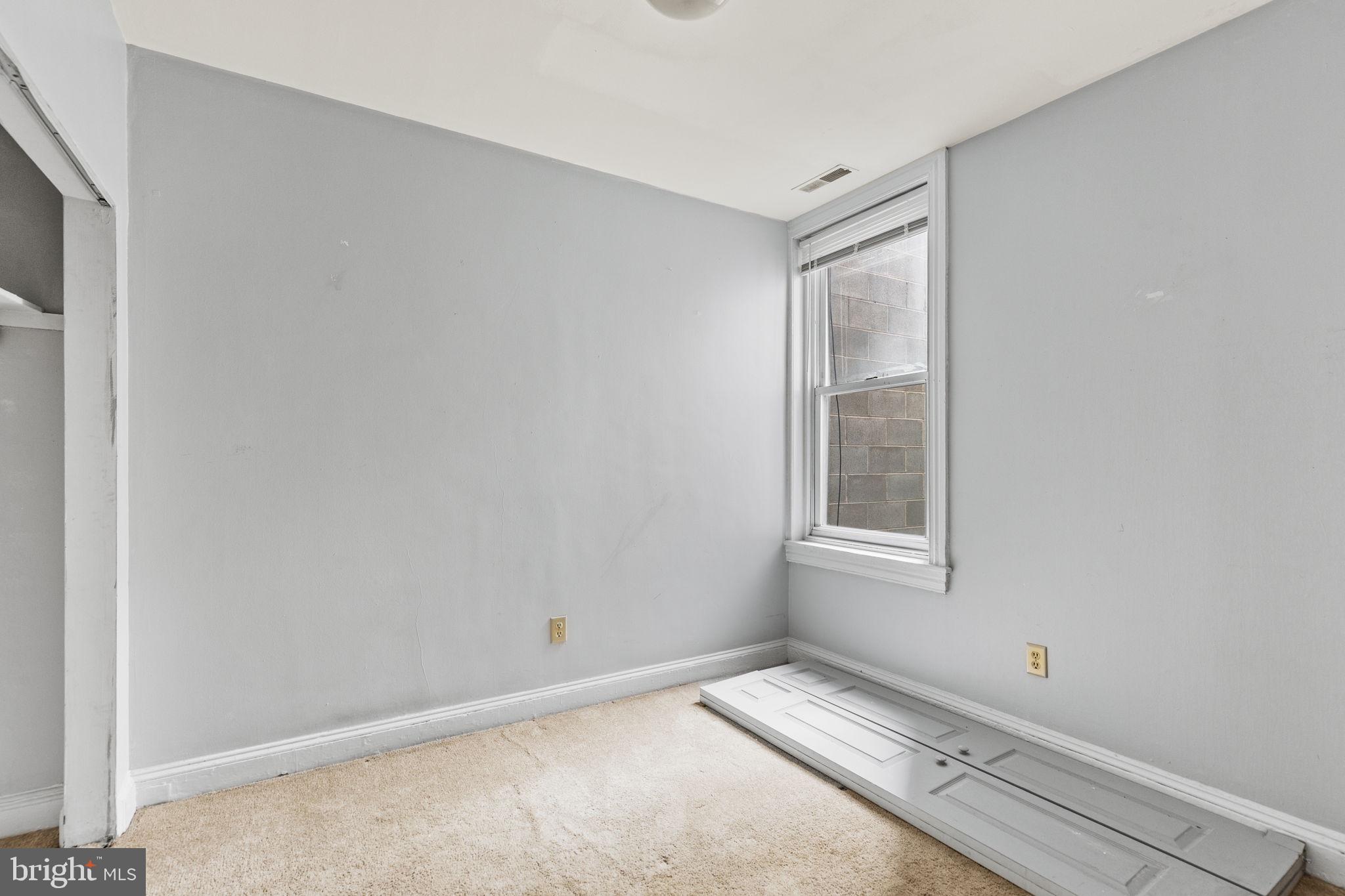 262 S 11th St