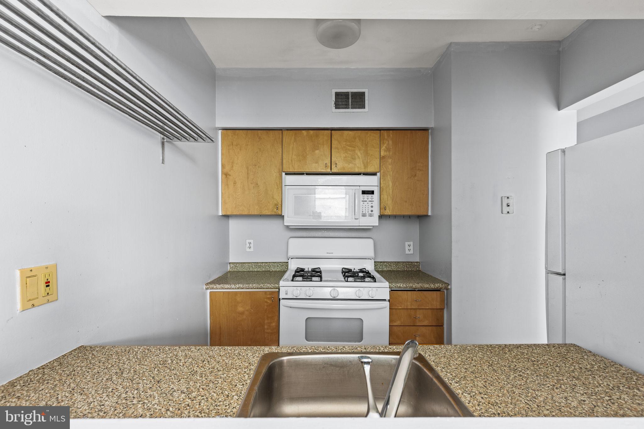 262 S 11th St