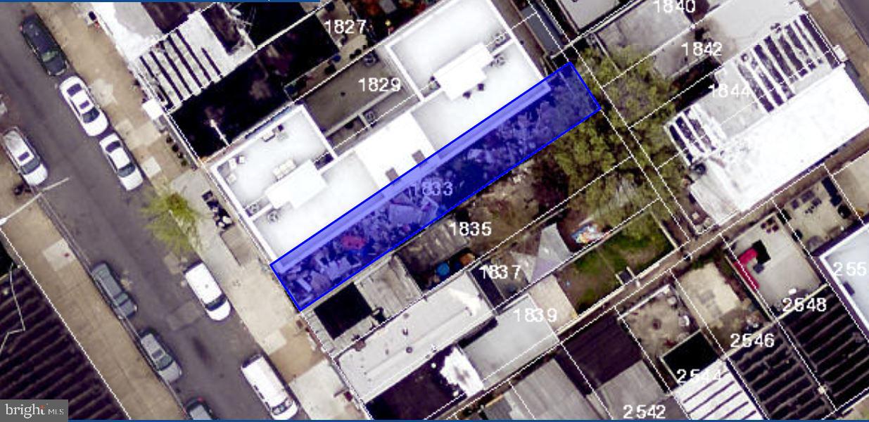 1833 E Sergeant St