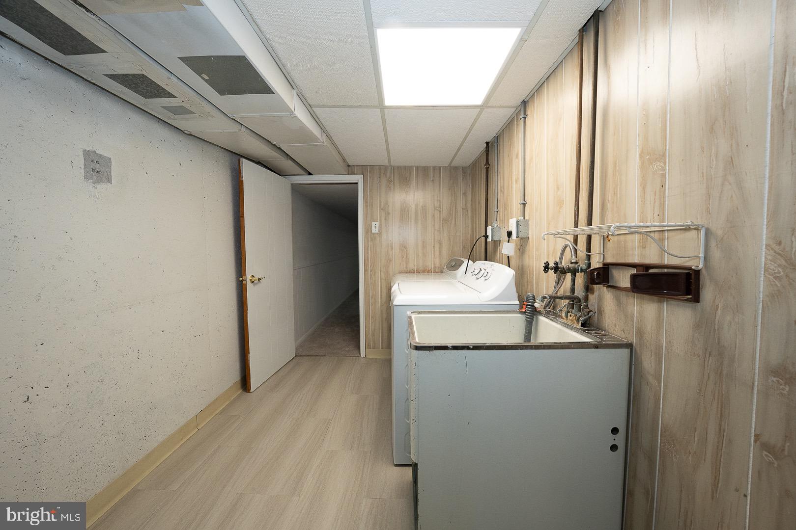 3743 W Country Club Rd