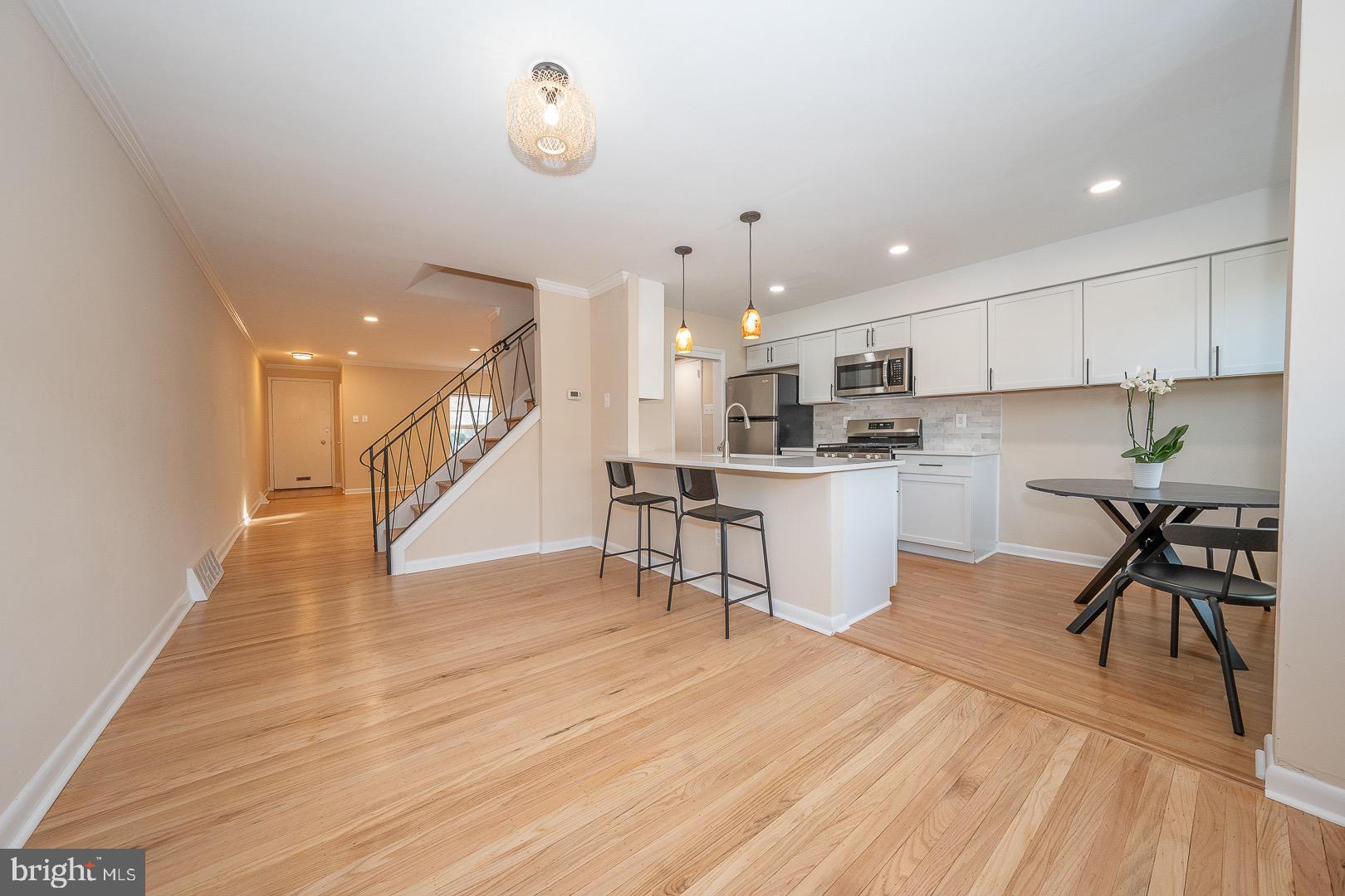 3743 W Country Club Rd