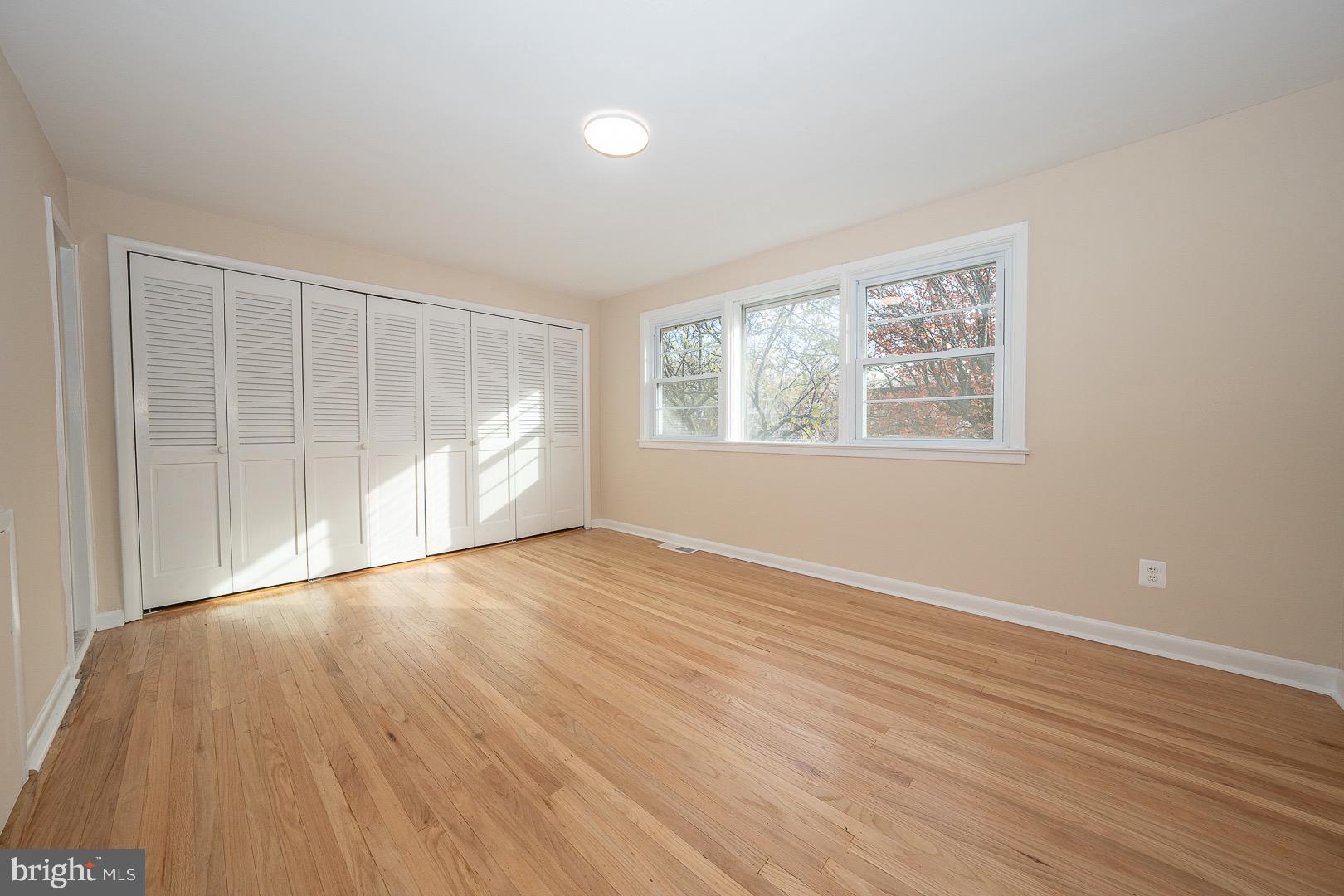 3743 W Country Club Rd