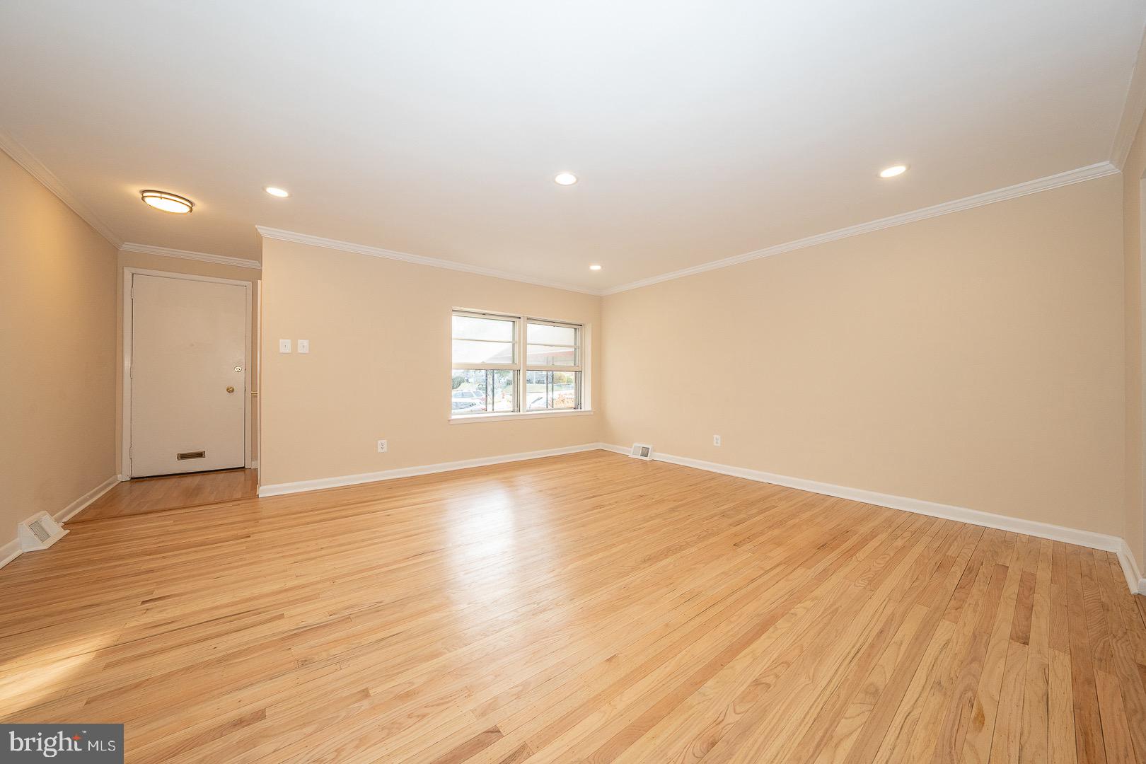 3743 W Country Club Rd