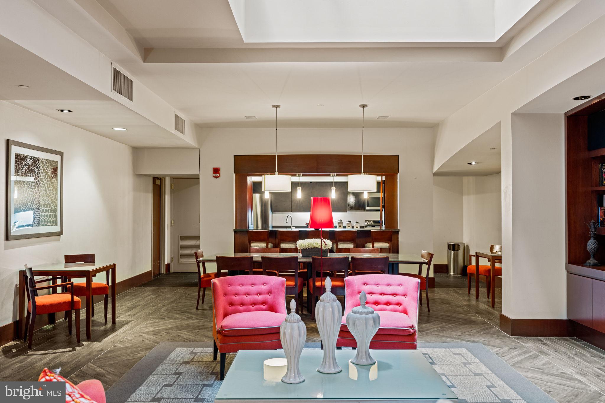 1600-18 Arch St #1713