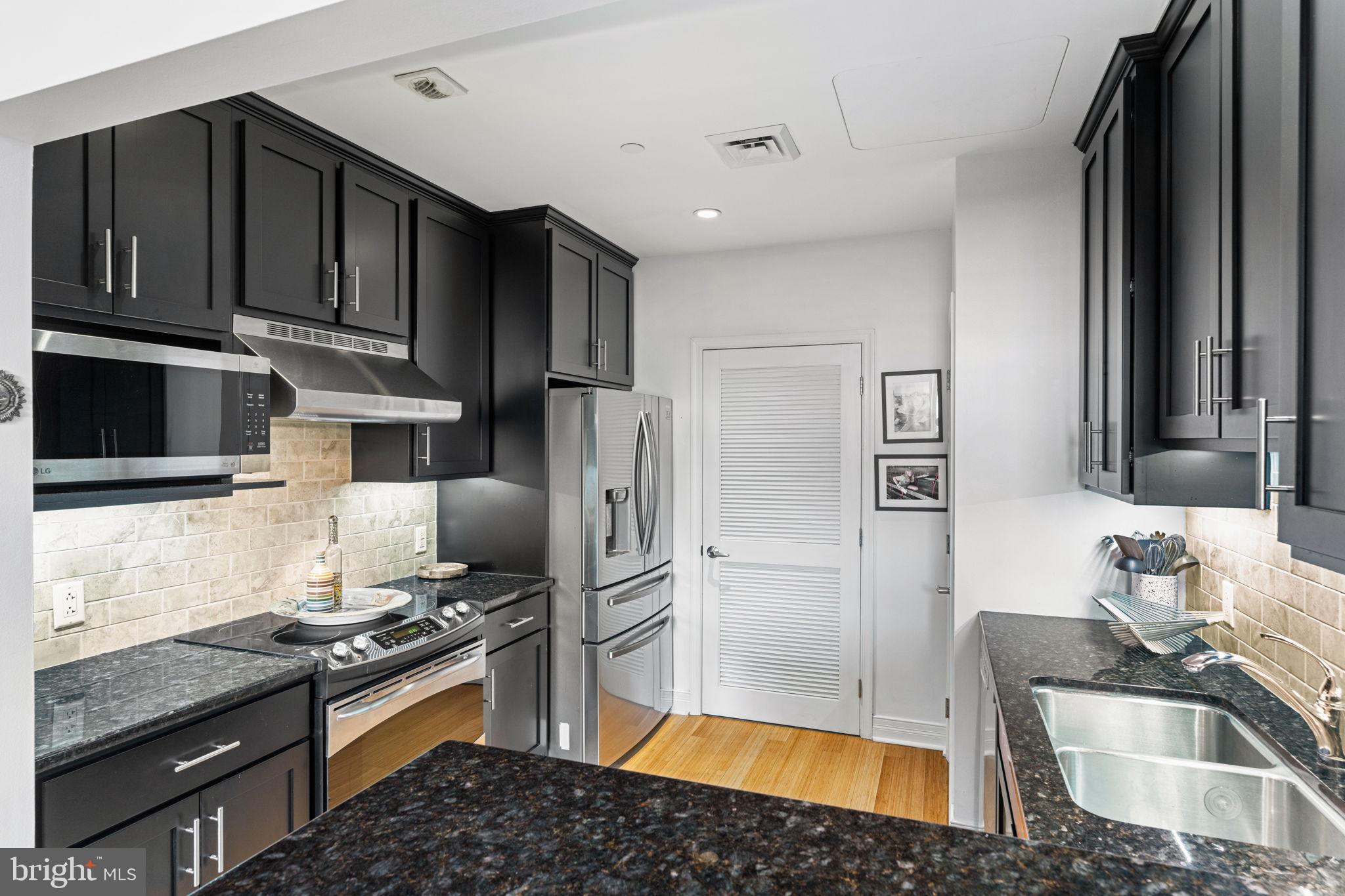 1600-18 Arch St #1713