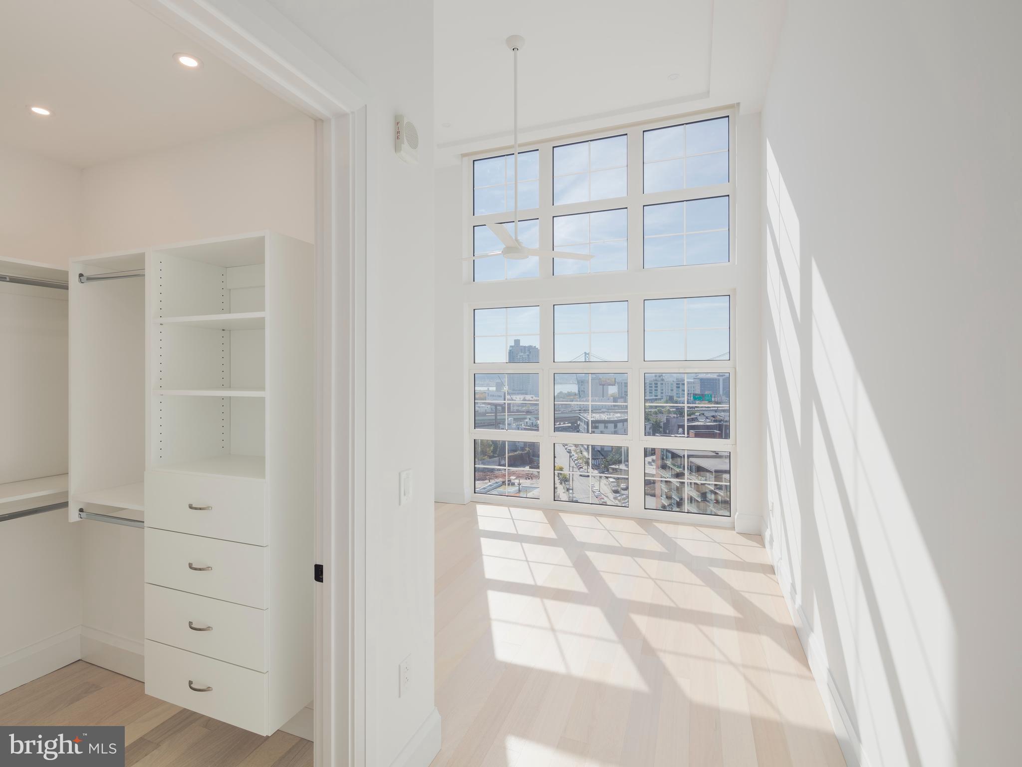 1099 GERMANTOWN AVE #PENTHOUSE H1244